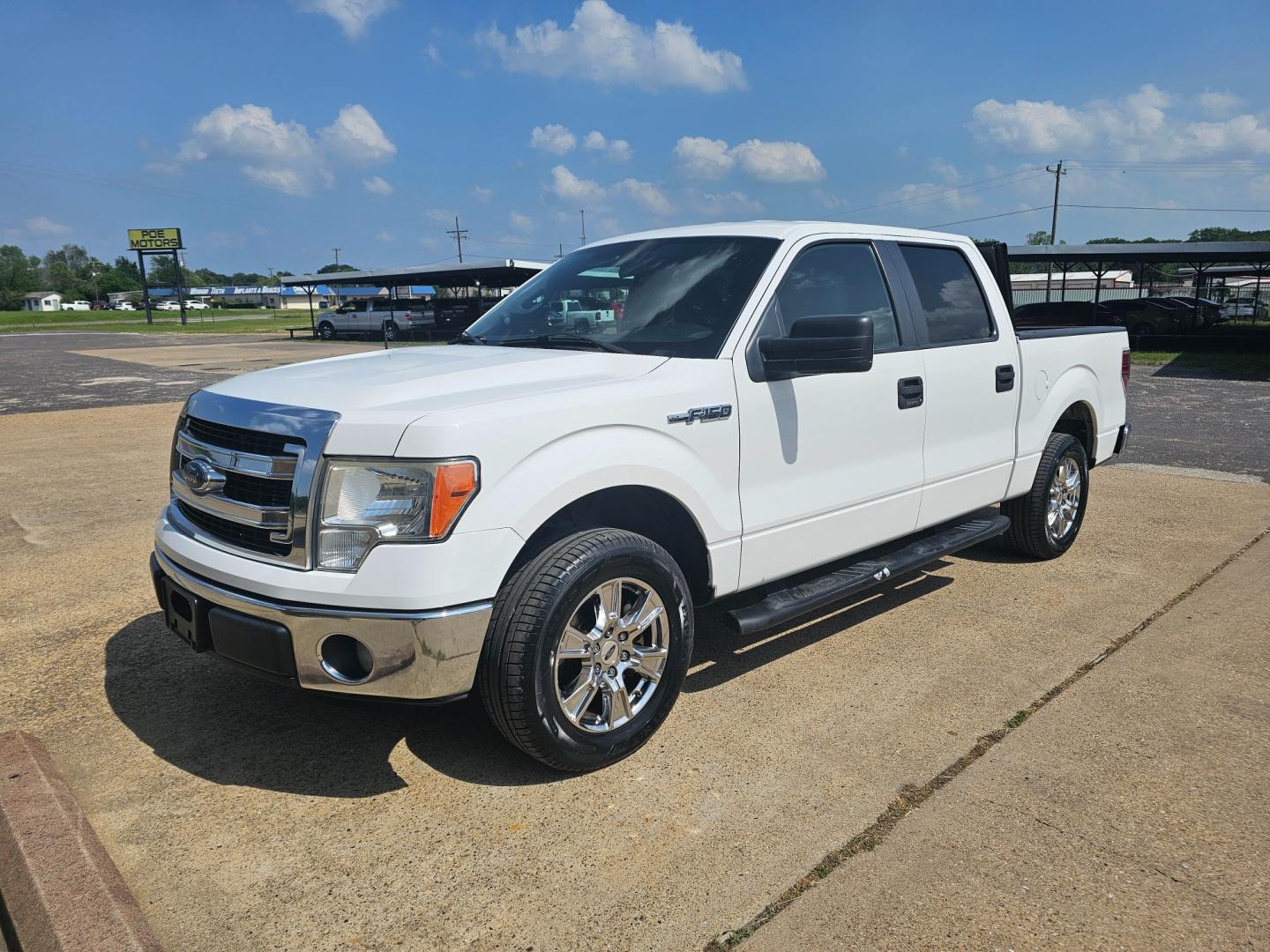 2013 WHITE Ford F-150 XLT SuperCrew 6.5-ft. Bed 2WD (1FTEW1CM2DF) with an 3.7L V6 DOHC 24V engine, 6-Speed Automatic transmission, located at 533 S Seven Points BLVD, Seven Points, TX, 75143, (430) 255-4030, 32.313999, -96.209351 - Photo#0